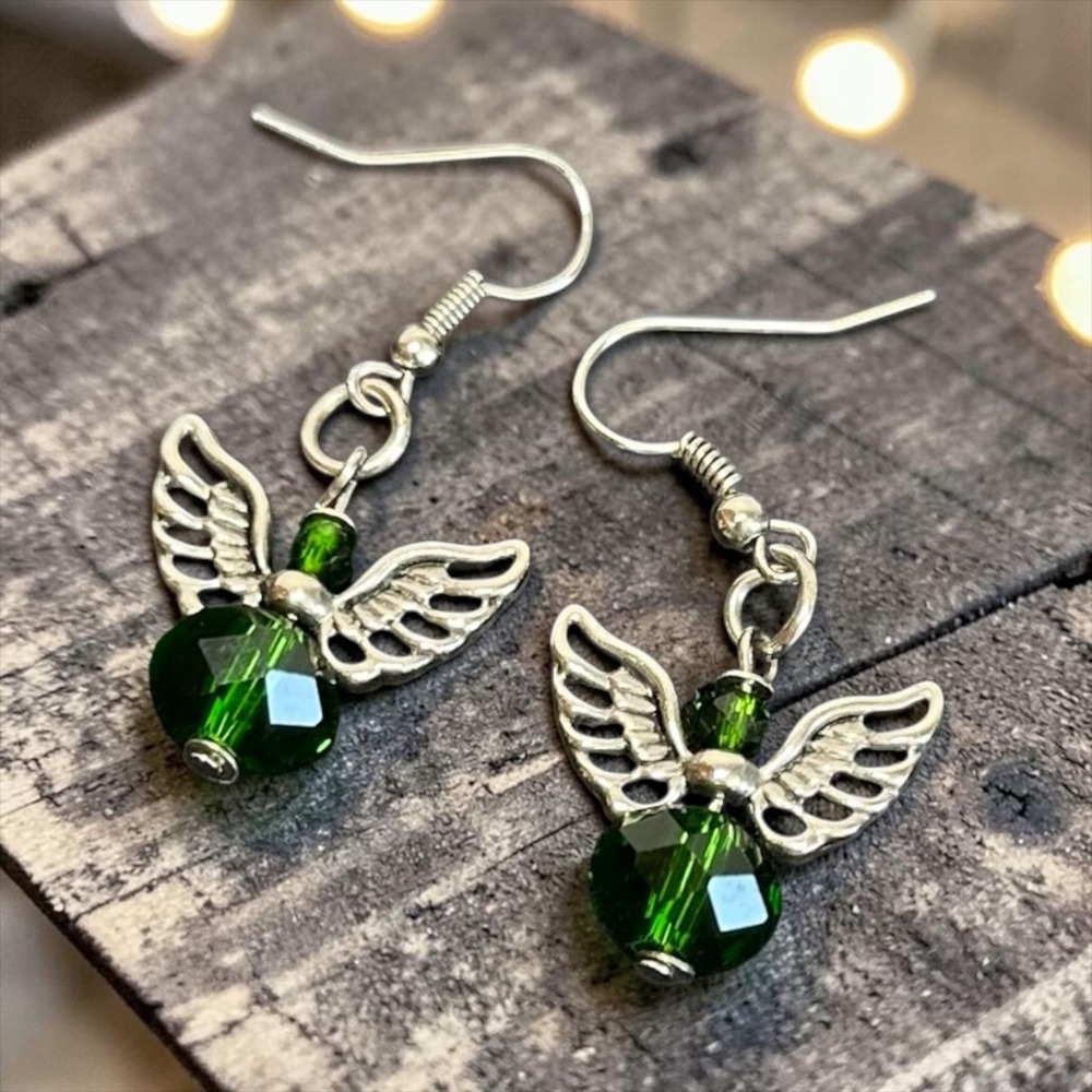 Angel Wing Green Faceted Bead Earrings Silver Tone Dangle Fairy Gothic